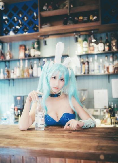 大炕上公的手伸进我内裤