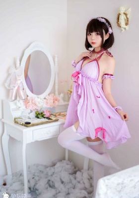 扰乱吧打烊后仅剩二人的沙龙
