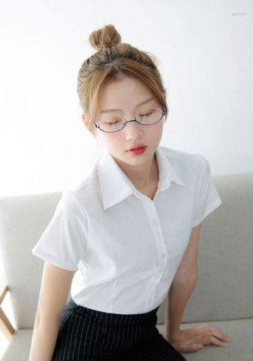 年轻的老师hd
