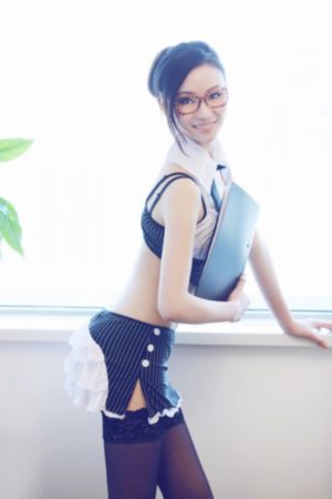 挣扎吧亚当君第二集在线观看